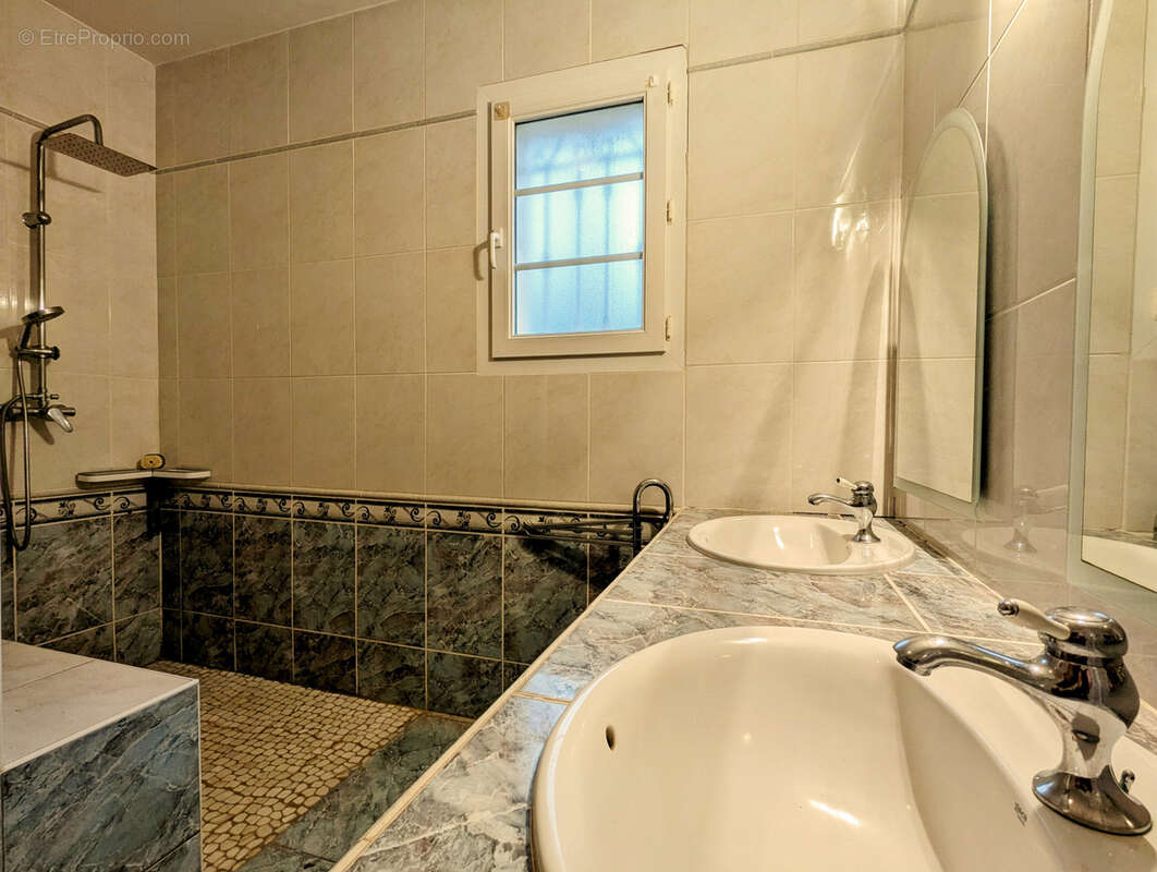 Maison à ESPONDEILHAN