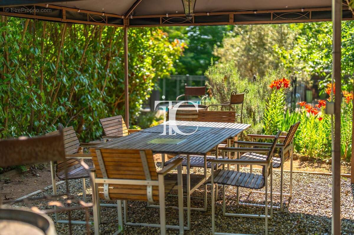 Maison à LABLACHERE