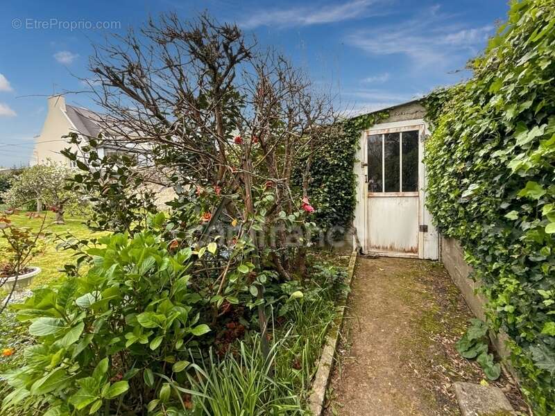 Maison à LE RELECQ-KERHUON