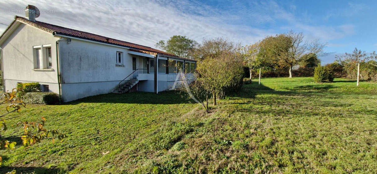 Maison à SAINT-FLORENT-DES-BOIS