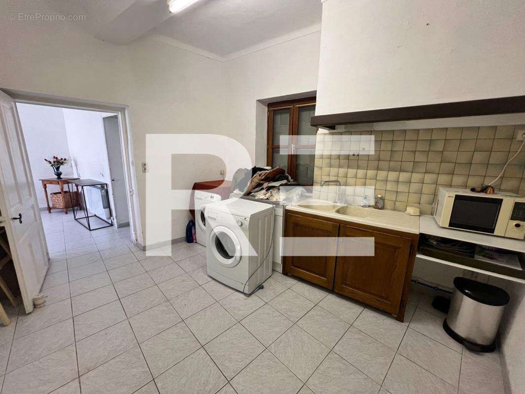 Appartement à UCHAUD