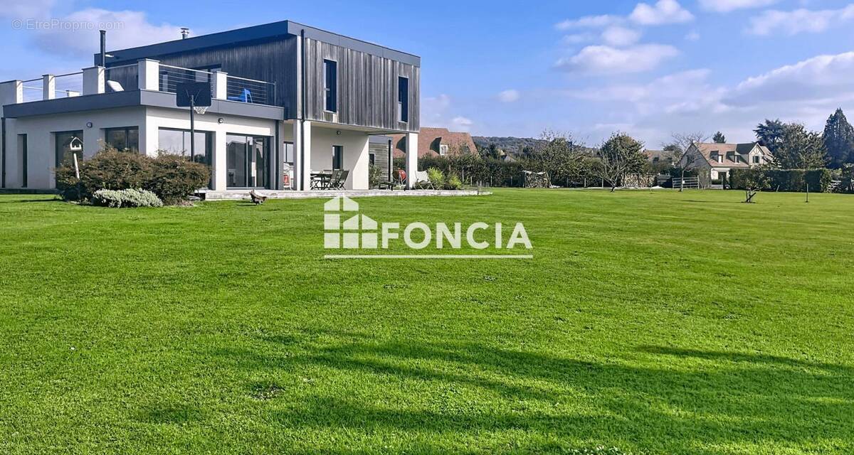 Maison à PONT-L'EVEQUE