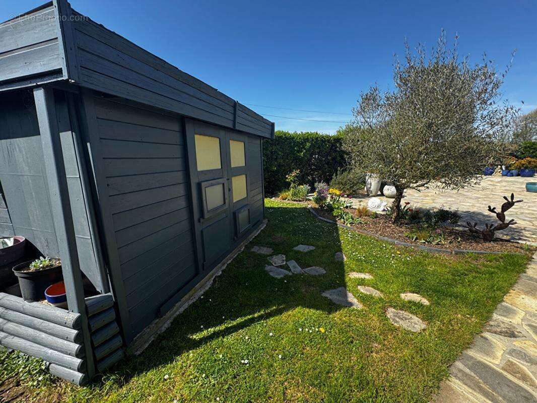 Maison à SAINT-HILAIRE-DE-CHALEONS