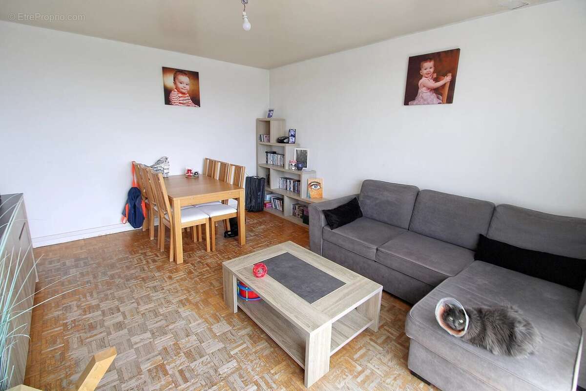 Appartement à SAINT-ETIENNE-DU-ROUVRAY