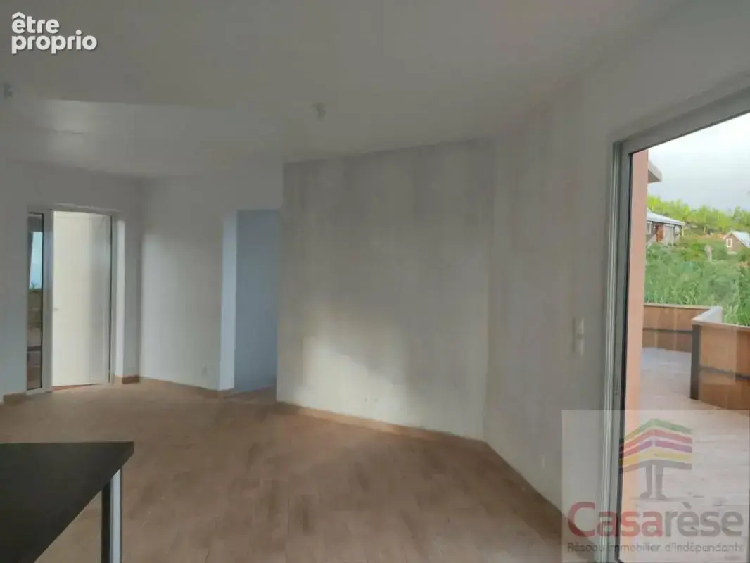 Maison 5 pièces 110 m² à vendre à Les Avirons (97425) - photo 3