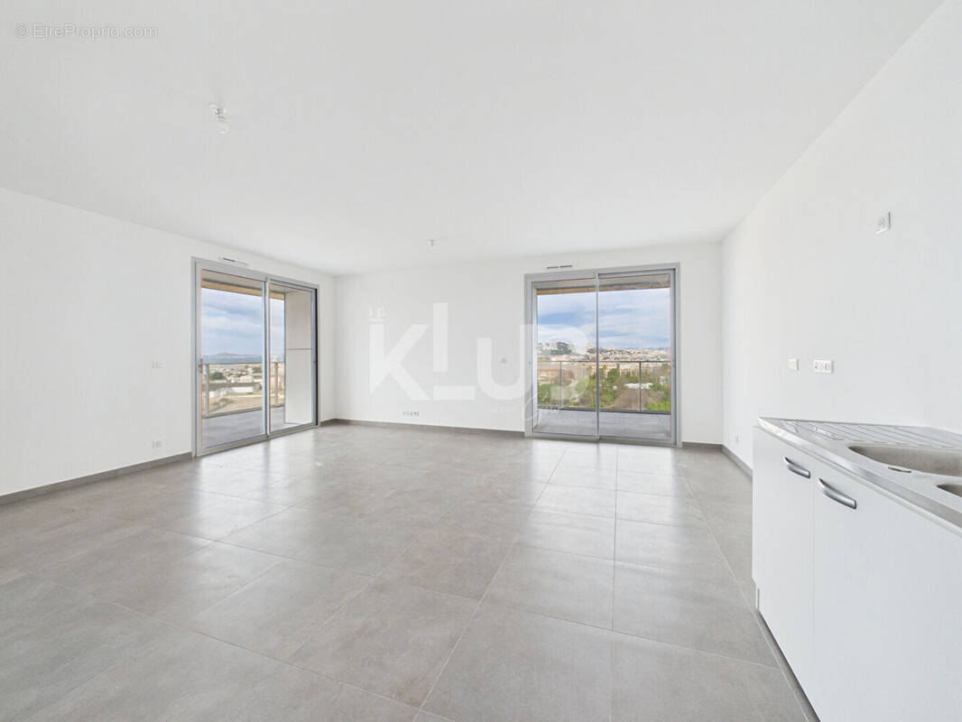 Appartement à MARSEILLE-8E