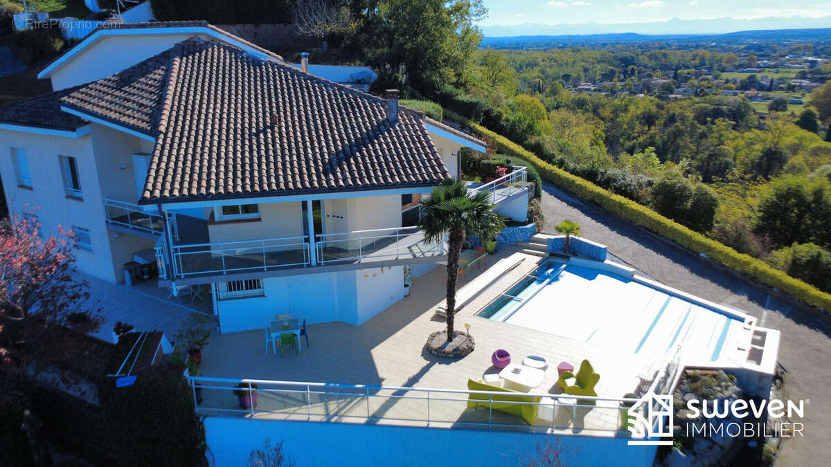 Maison à LACROIX-FALGARDE