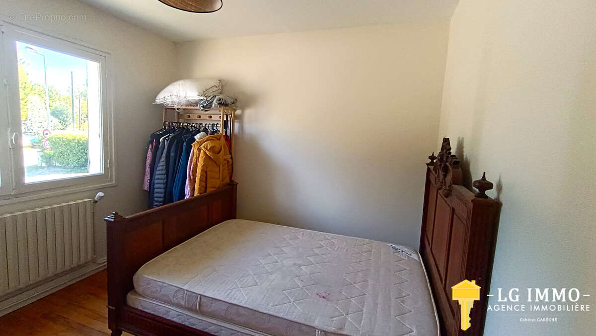 Maison de bourg, 4ch, studio, garages sur 1328 m2 de terrain - photo 12