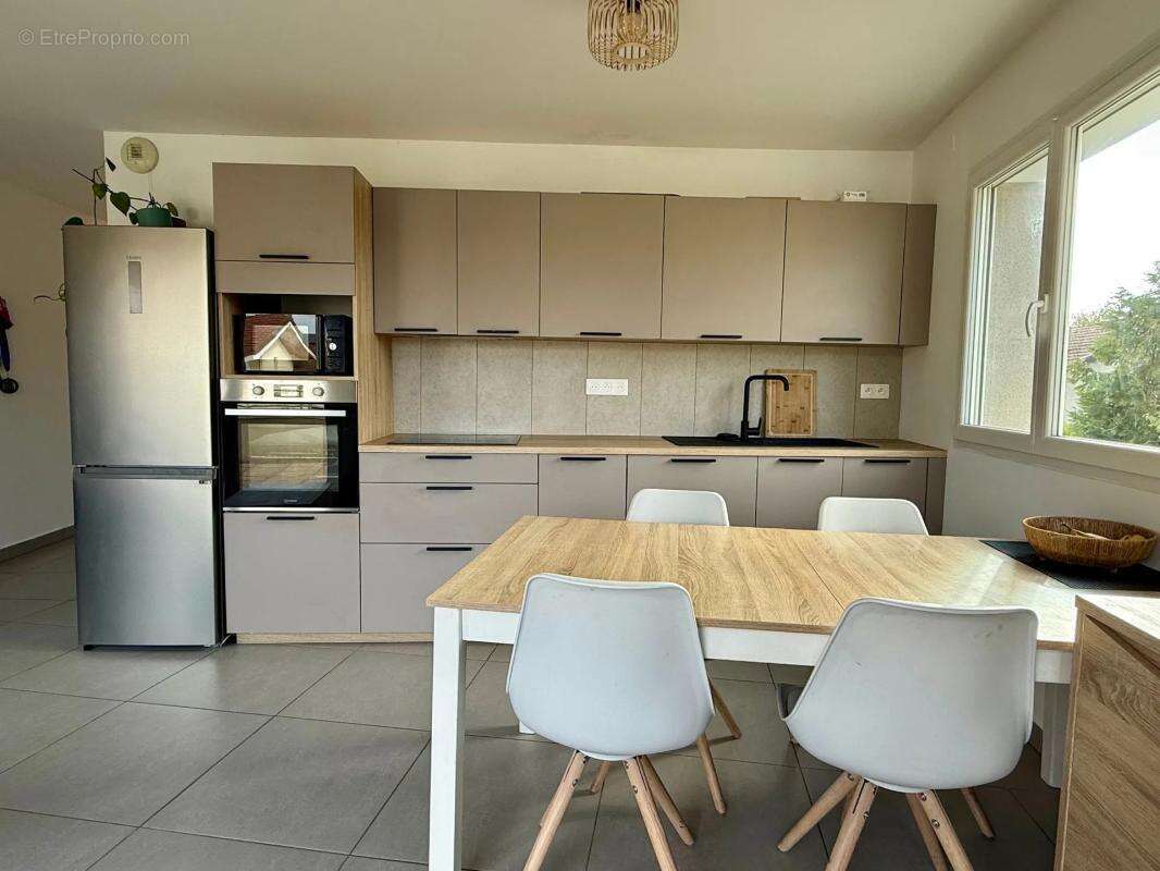 Appartement à DOUVAINE