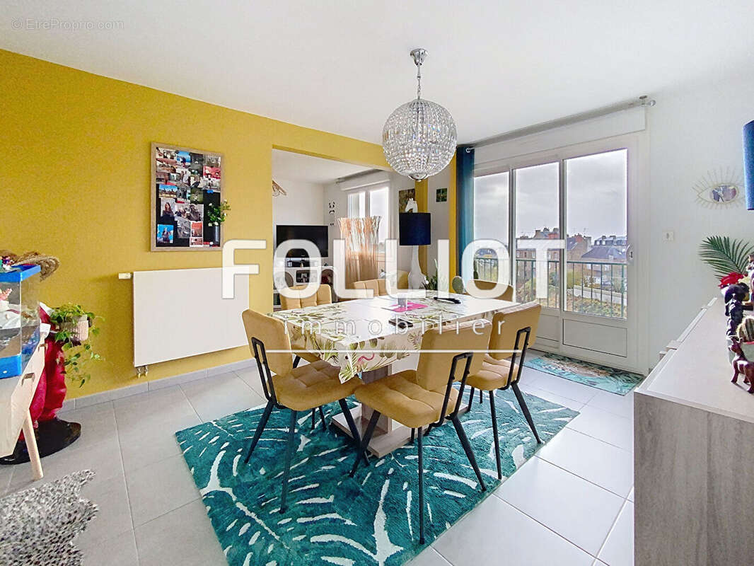 Appartement à FOUGERES