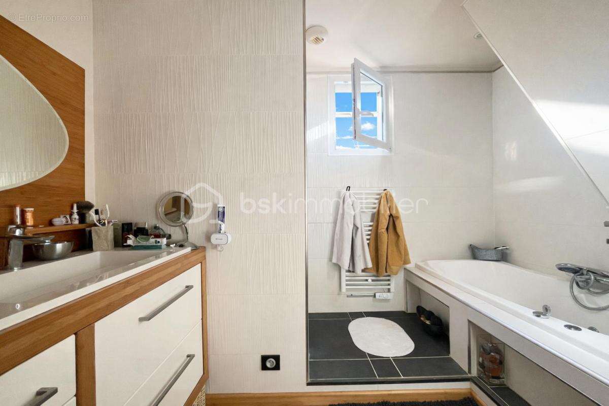 EXCLUSIVITÉ – Appartement d’exception avec Patio de 100m² – Hyper Centre de Villefranche-sur-Saône - photo 6