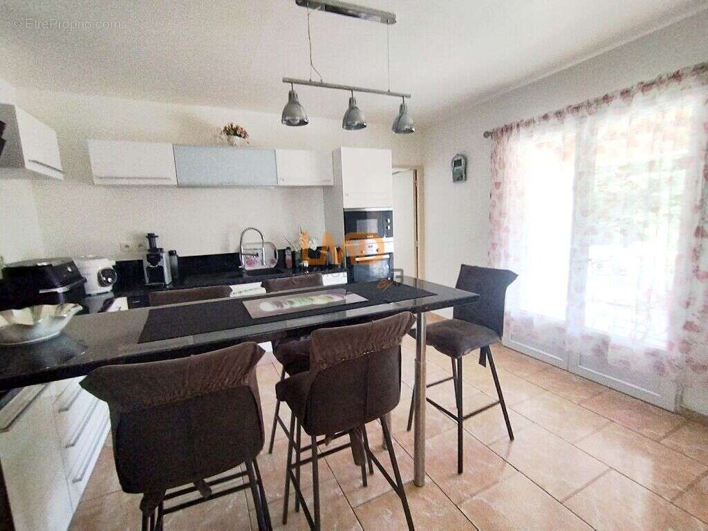 Maison à LA CALMETTE