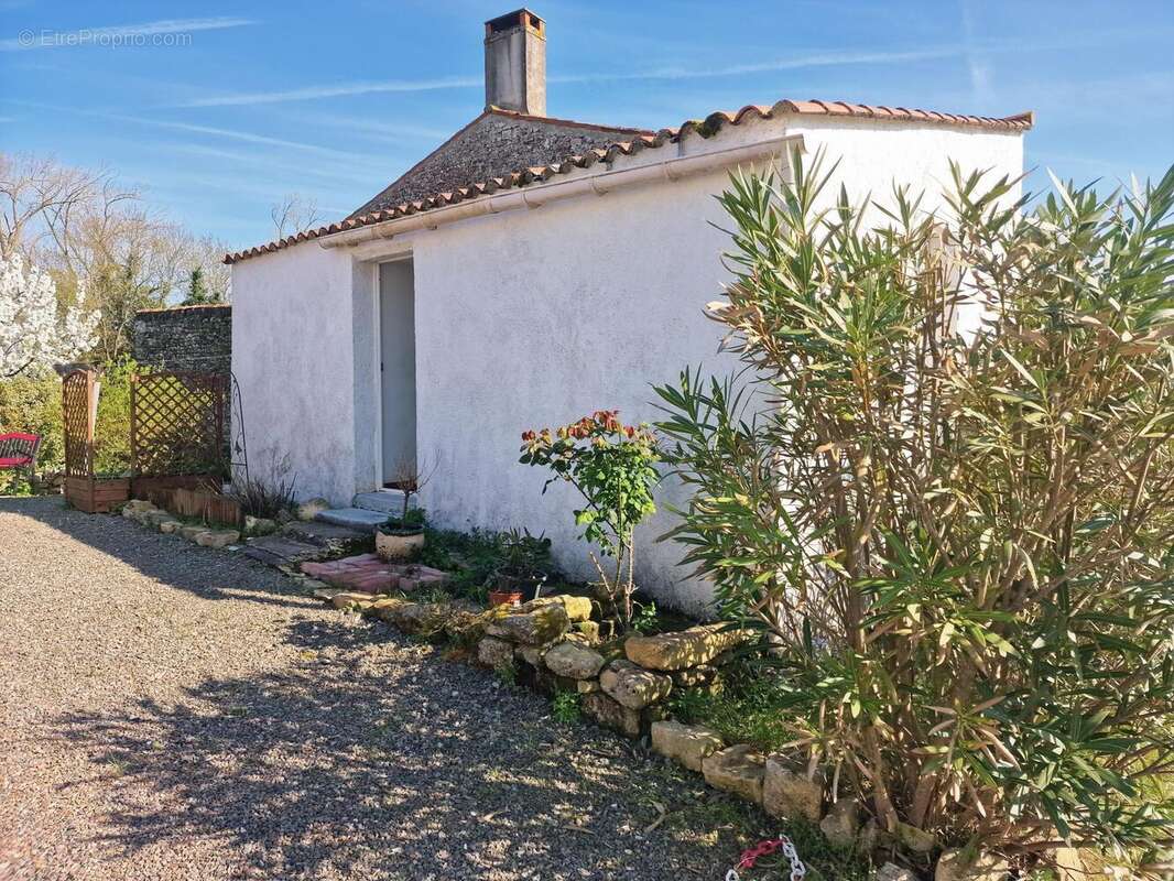 Maison 52 m² à Curzon  - photo 8
