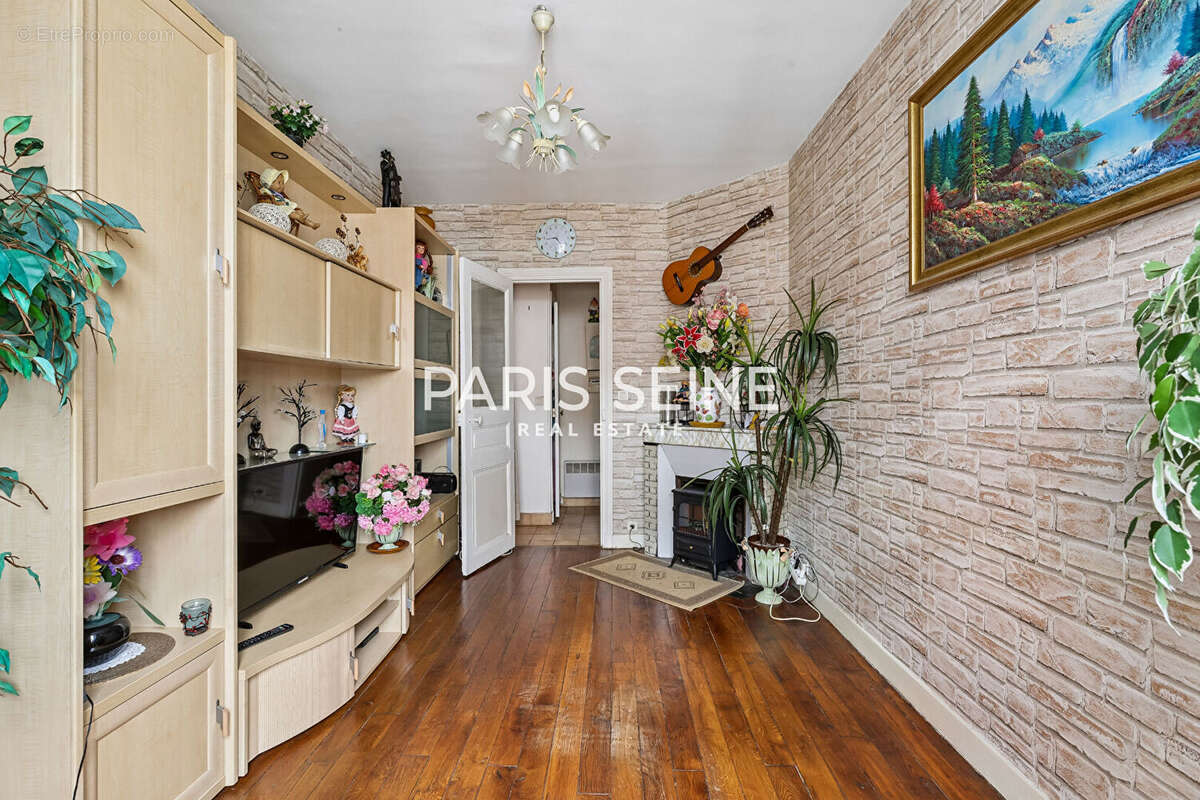 Appartement à PARIS-15E