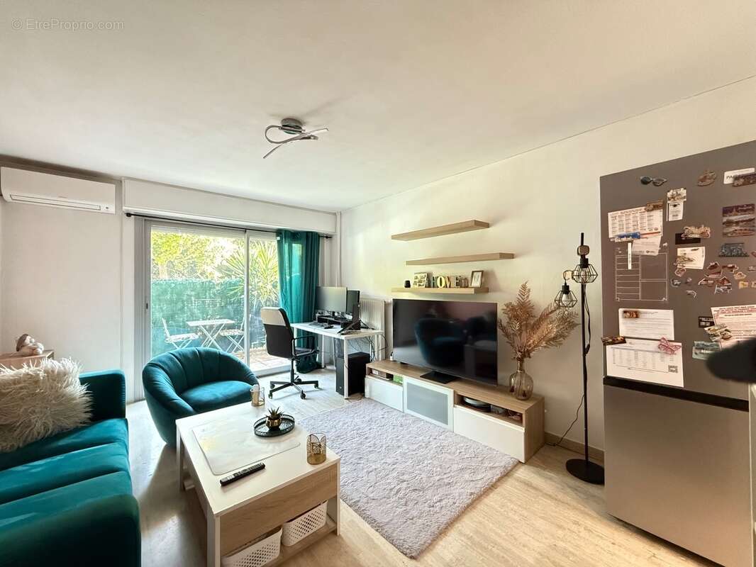  À vendre :Beau 2 pièces en rez-de-jardin, parking et cave – Antibes - photo 2