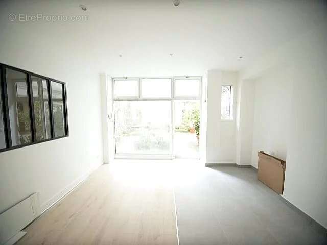 Appartement à PARIS-8E