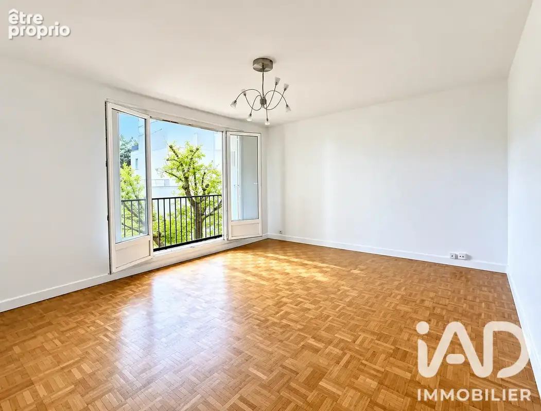 Photo 1 - Appartement à COURBEVOIE