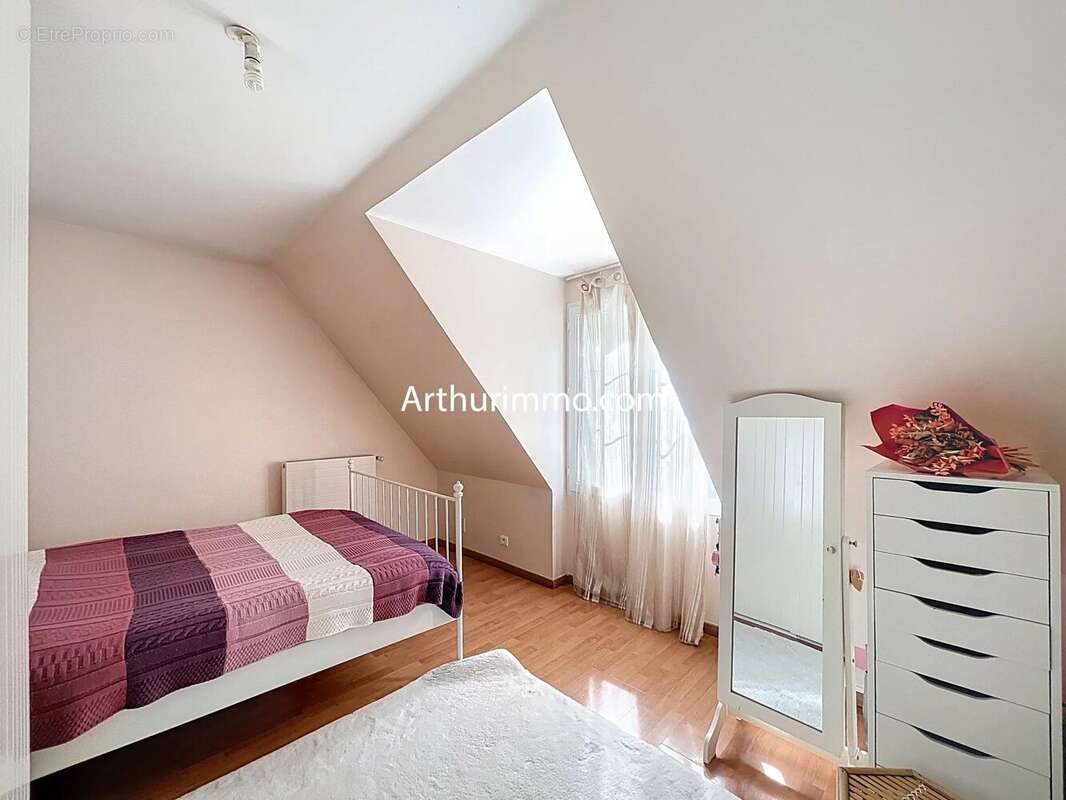 Maison à CORBEIL-ESSONNES