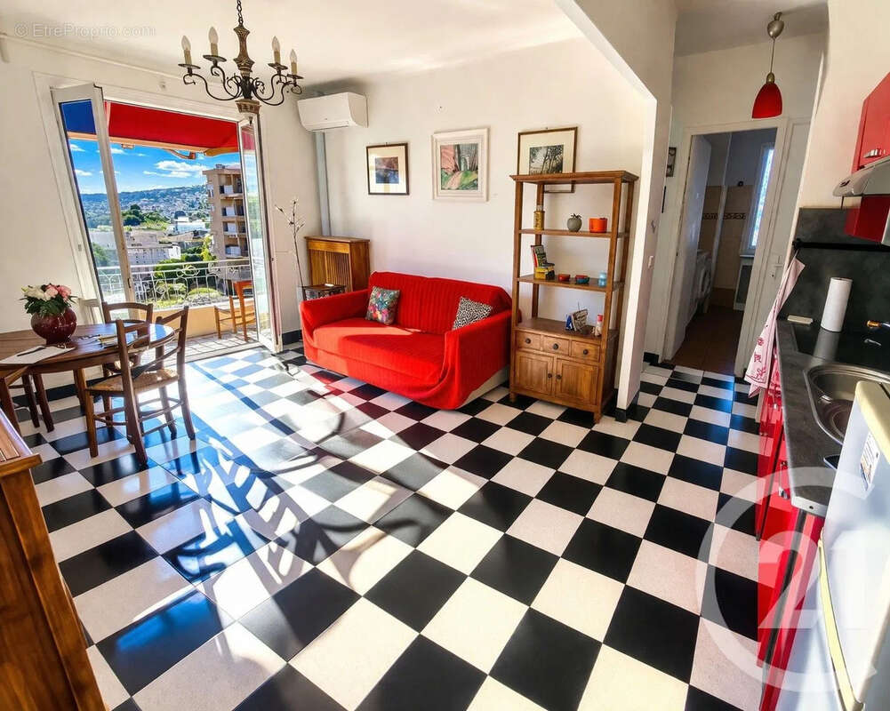 Appartement à ROQUEBRUNE-CAP-MARTIN