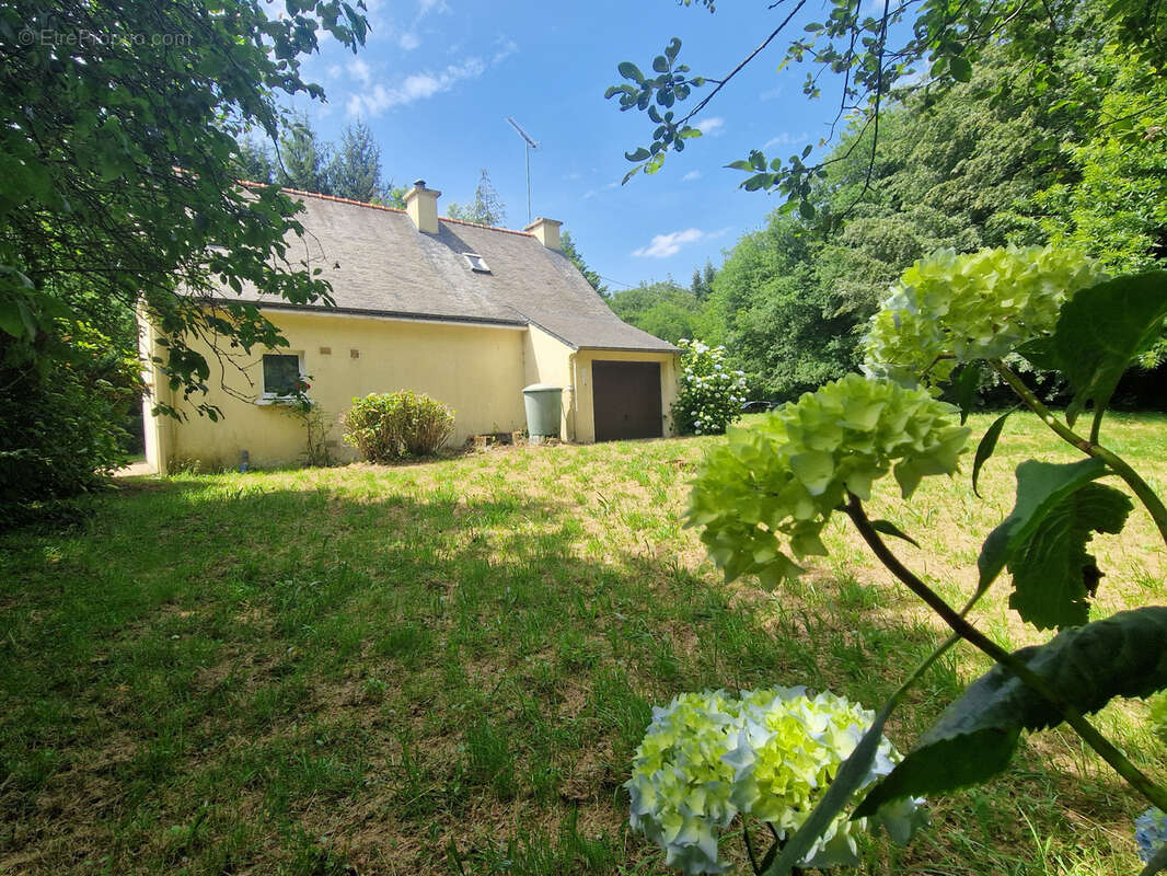 Maison à MALGUENAC