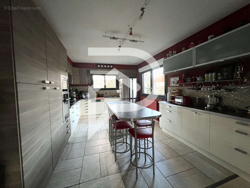 Maison à LES ESSARTS-LE-ROI