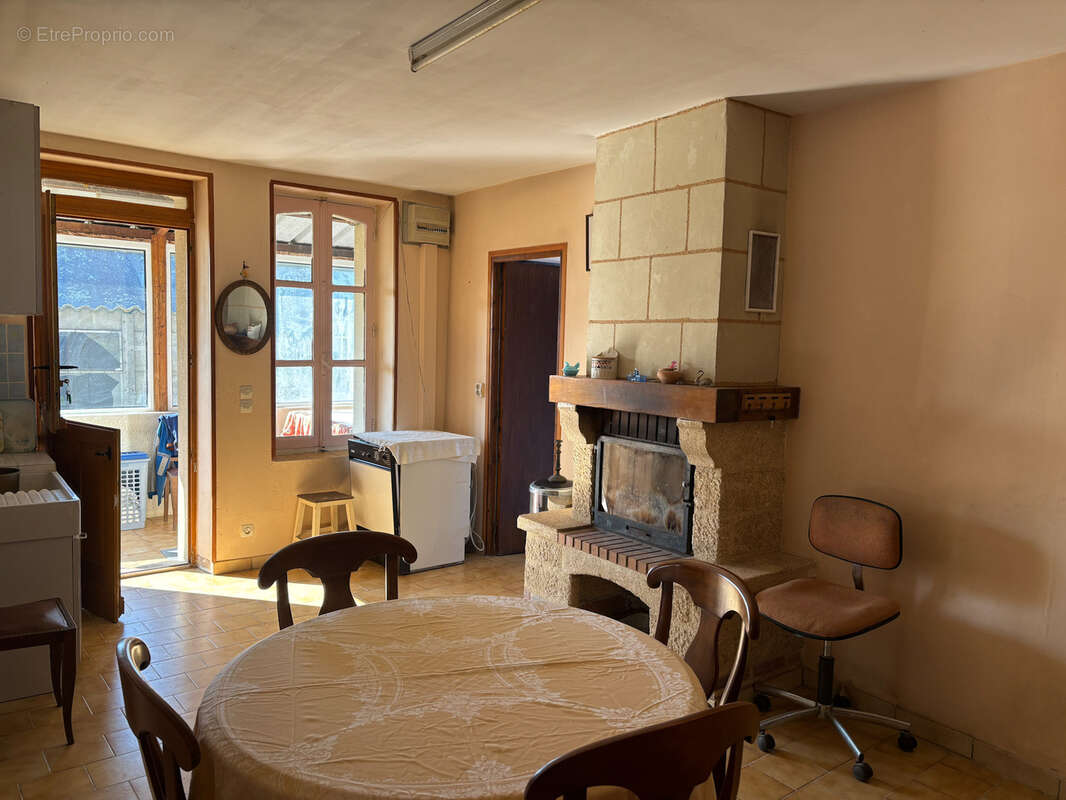 Maison à BESSE-SUR-BRAYE