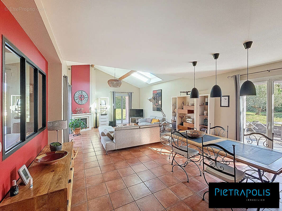 Maison 155 m² à Irigny  - photo 9