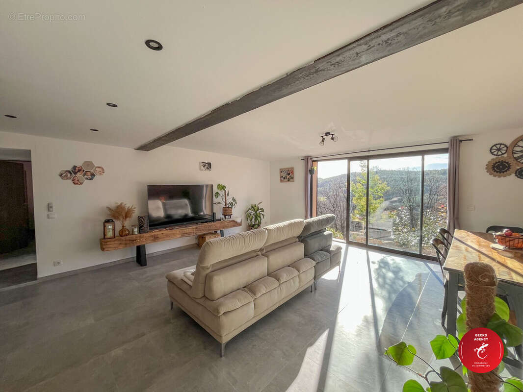 Maison à FIGANIERES