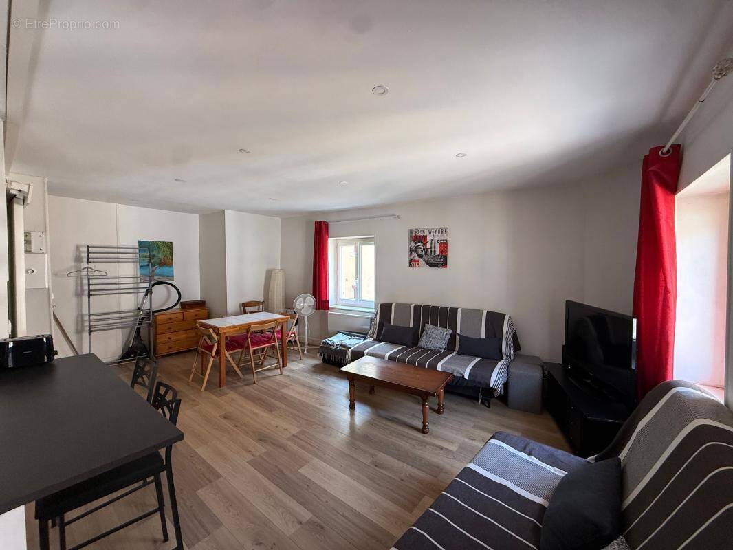 Appartement à L'ARBRESLE