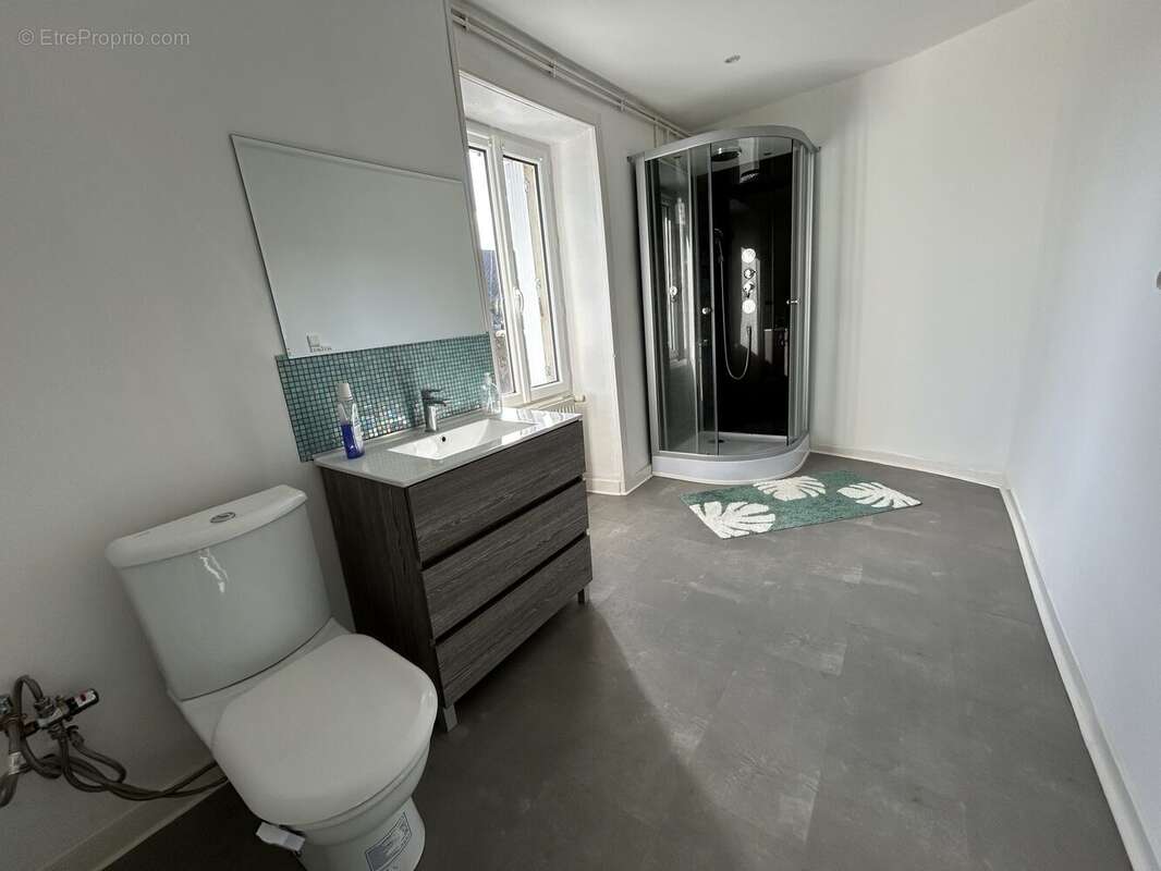 Maison à PONT-D'OUILLY