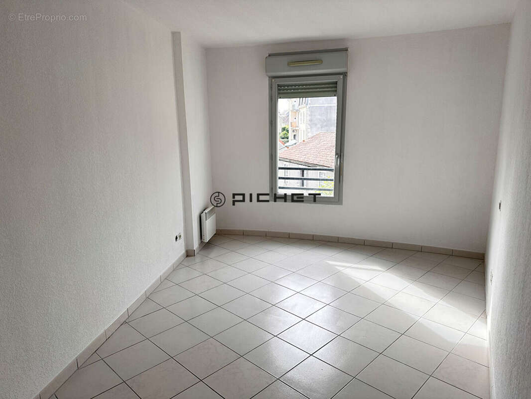 Appartement dernier étage avec terrasse - Parking réservé en sous sol - photo 6