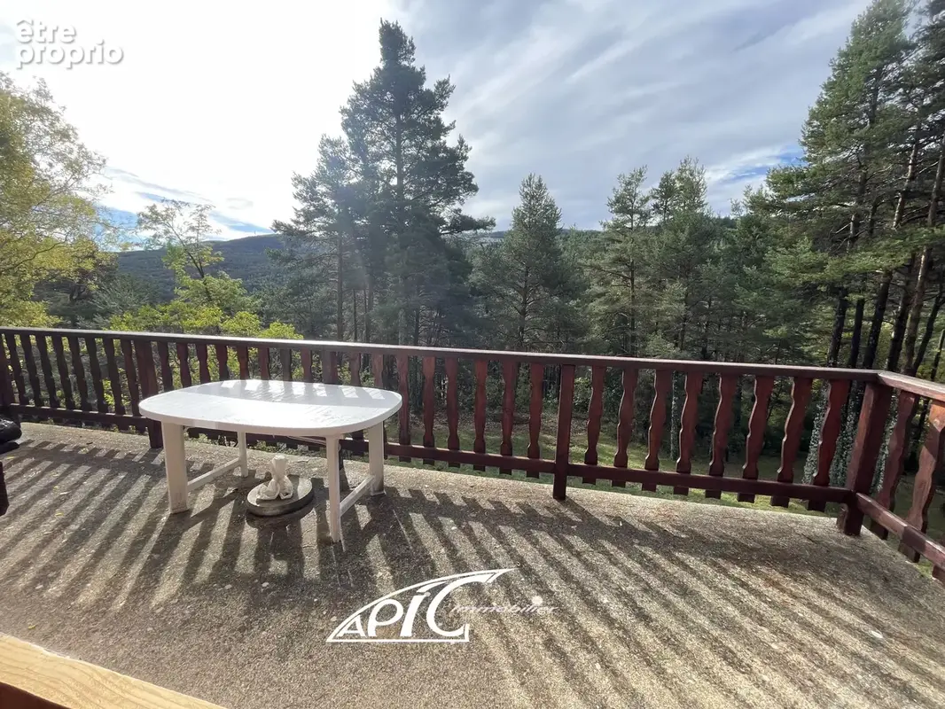 Chalet de charme en pleine nature   Calme absolu et beau potentiel - photo 2