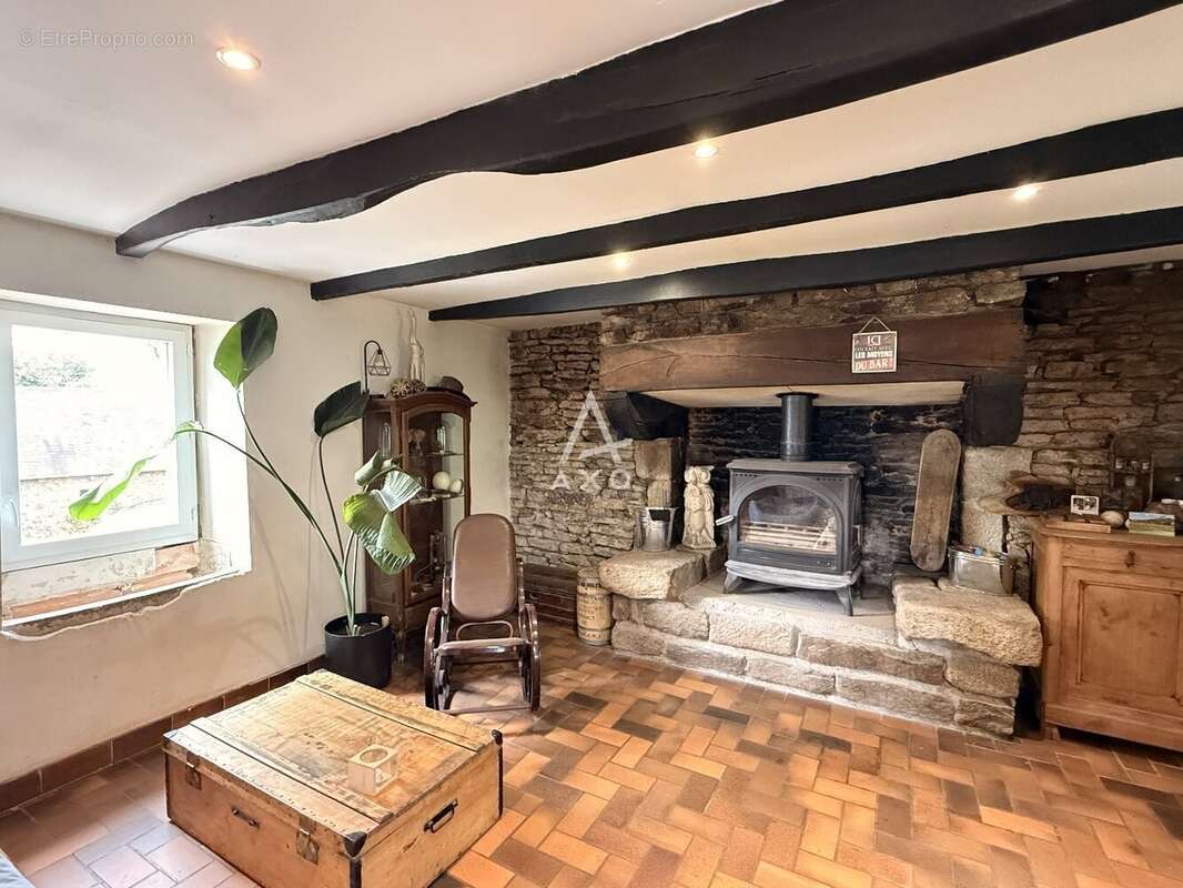 Maison à SAINT-THURIEN