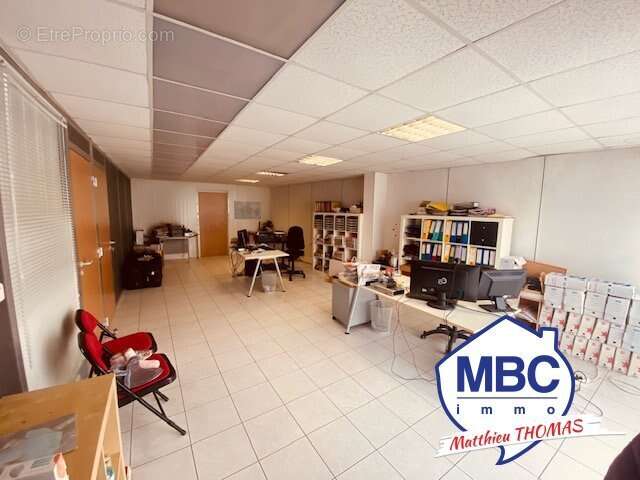 Bâtiment / Usine réhabilitable de 407 m² - photo 7