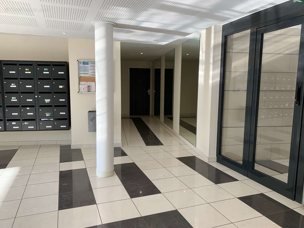 Secteur boulevard pasteur - residence 2009 - appartement type 3 de 80 m2 + parking couvert - photo 17