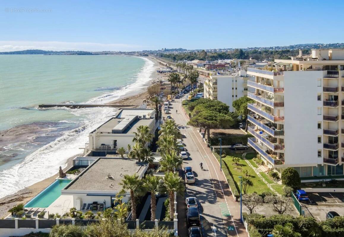 Appartement à VILLENEUVE-LOUBET