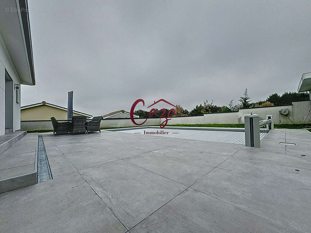 Maison à FARGUES-SAINT-HILAIRE