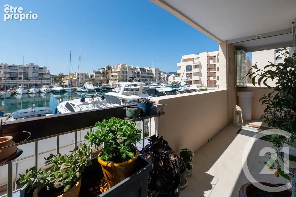 Photo Appartement à Bormes-Les-Mimosas au prix de 740 000€