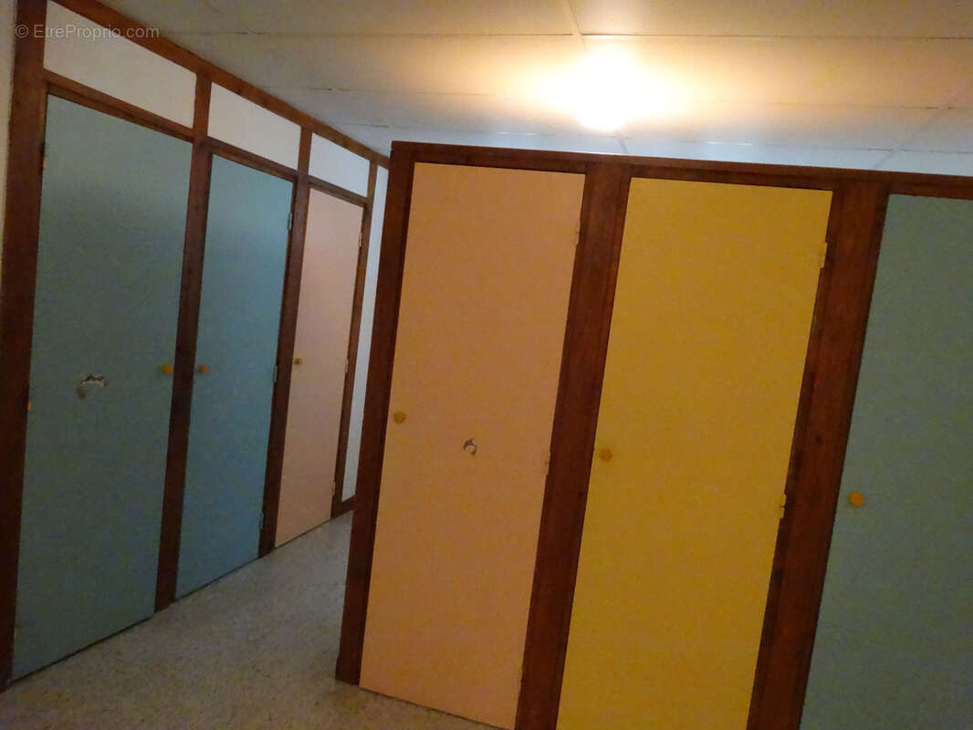 Commerce à LAVALDENS