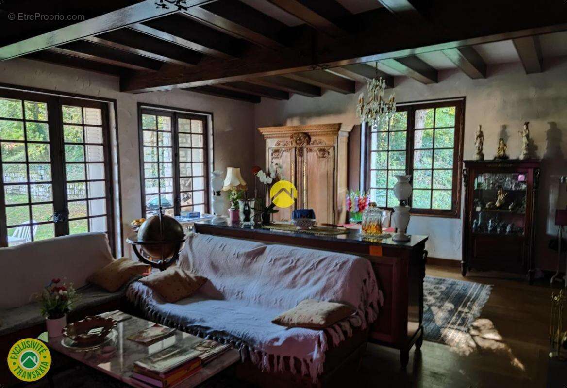 Maison à LA GUERCHE-SUR-L&#039;AUBOIS