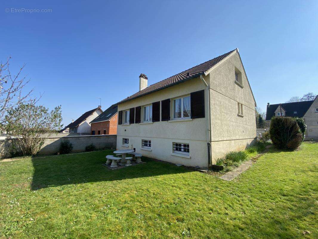 Maison à ROSNY-SUR-SEINE