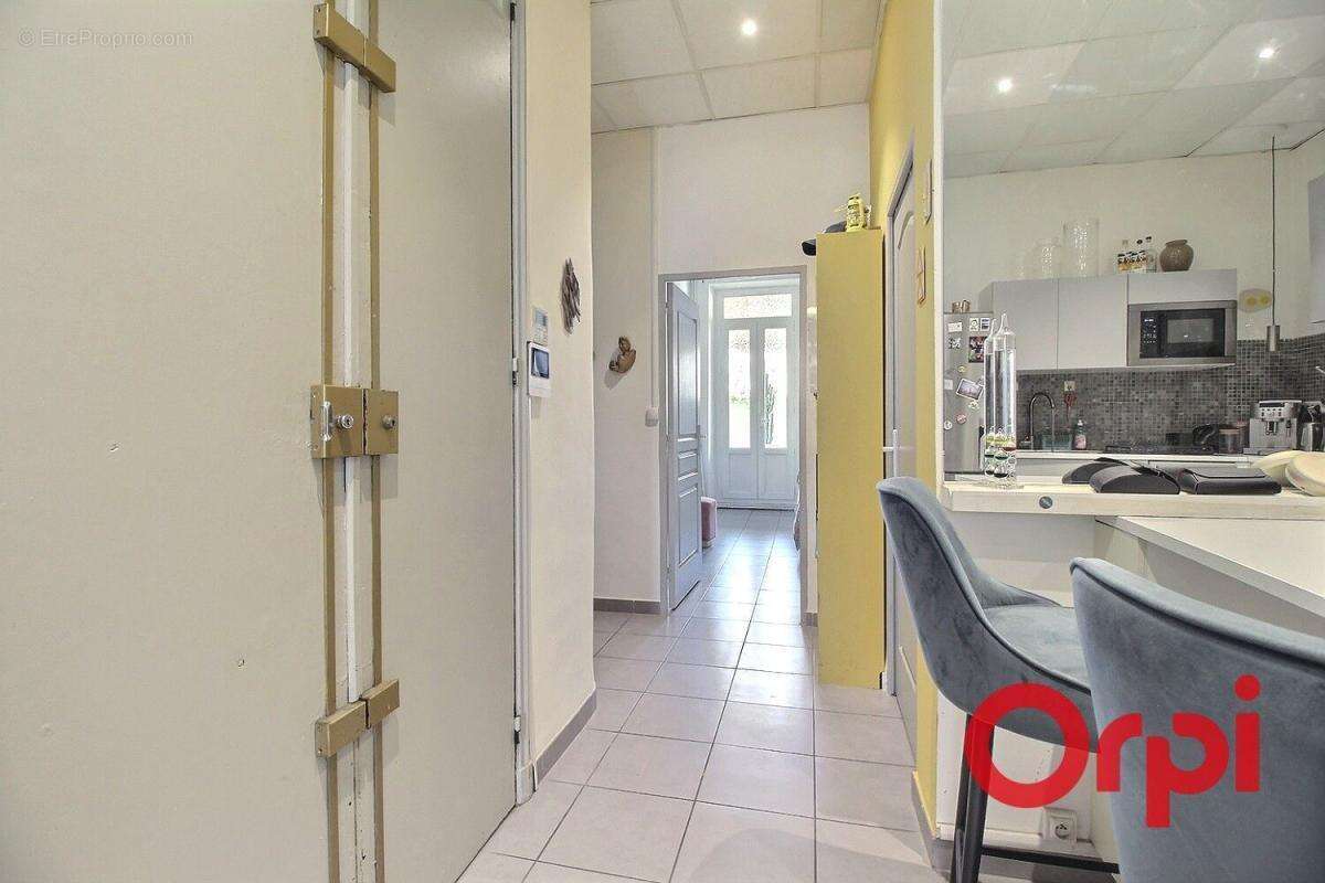 Appartement à MARSEILLE-2E