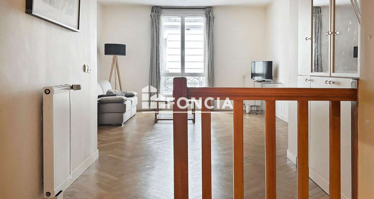 Appartement à PARIS-17E
