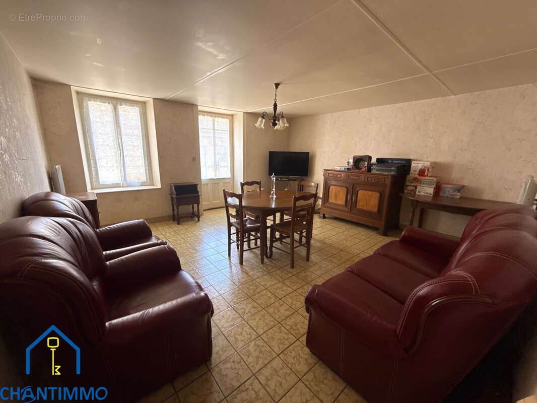 Maison ancienne avec terrain et dépendances - photo 7