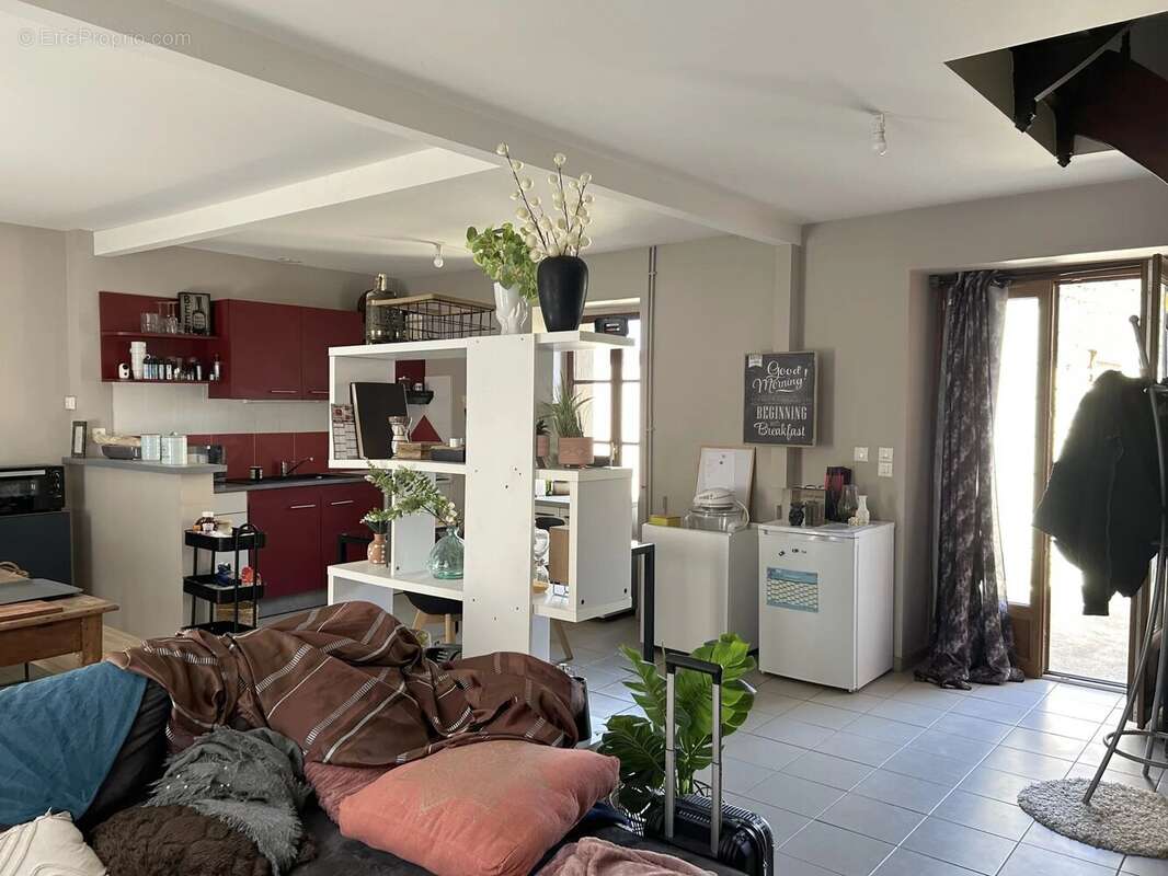 Maison à OUZILLY