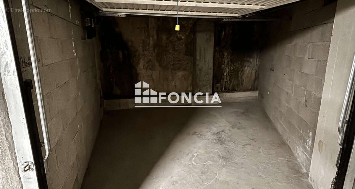 Parking à PARIS-19E