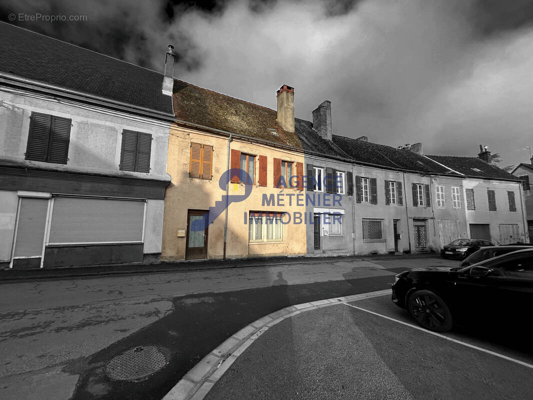 Maison à SAINT-GERAND-LE-PUY