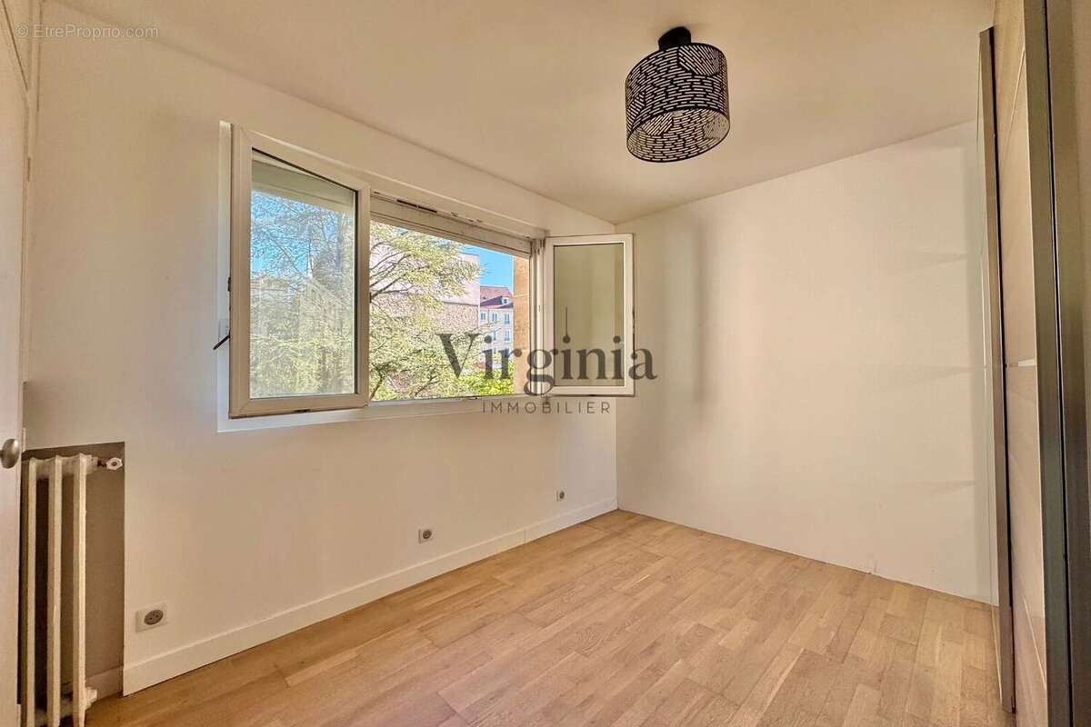 Appartement à CHARENTON-LE-PONT