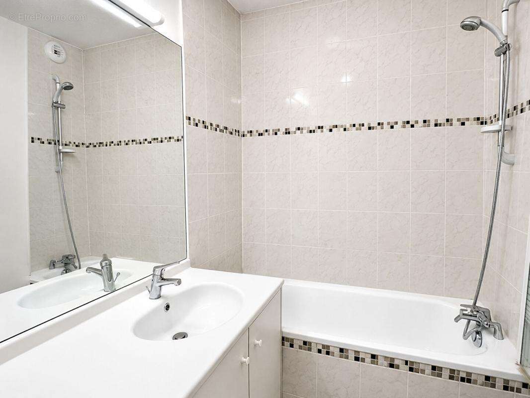 Appartement à DECINES-CHARPIEU