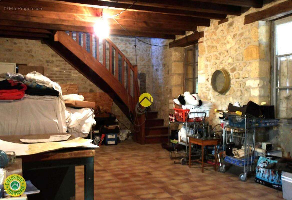 Maison à CENAC-ET-SAINT-JULIEN